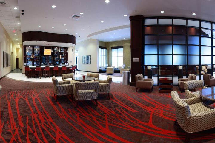 Lounge 71 of 78