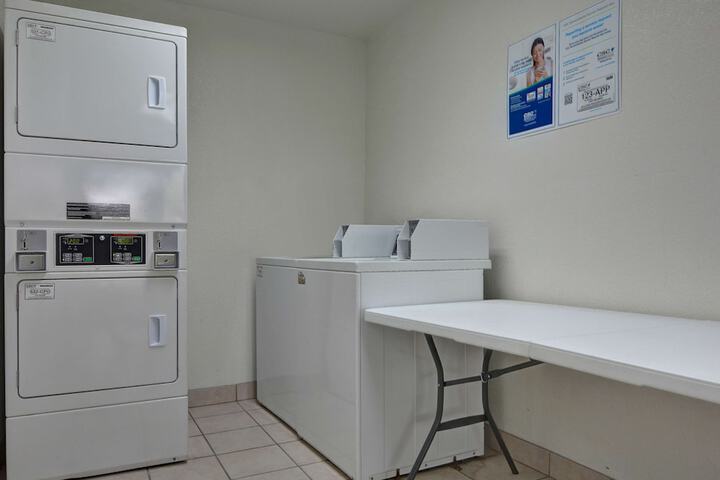 Room 32 of 43