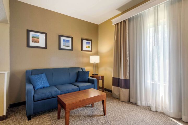 Comfort Inn & Suites Pittsburg KS