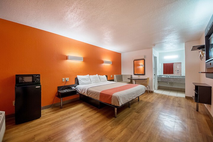 Room 19 of 35