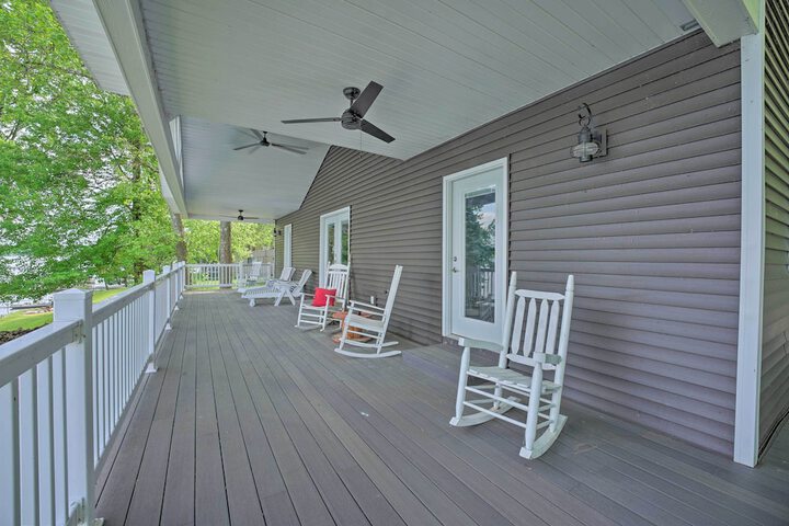 Coldwater Family Retreat w / Boat Dock & Grill!