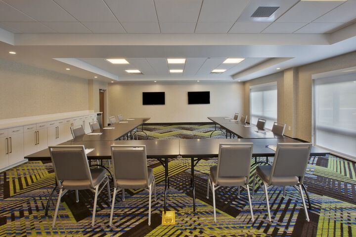 Holiday Inn Express & Suites South Hill by IHG