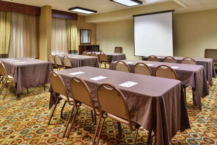 Hampton Inn Staunton