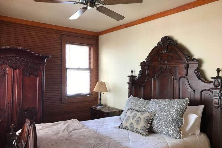 Room 17 of 35