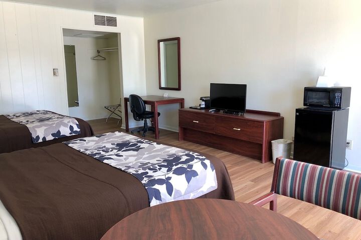 Room 16 of 28