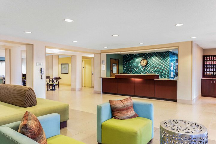 Hotel Interior 6 of 28