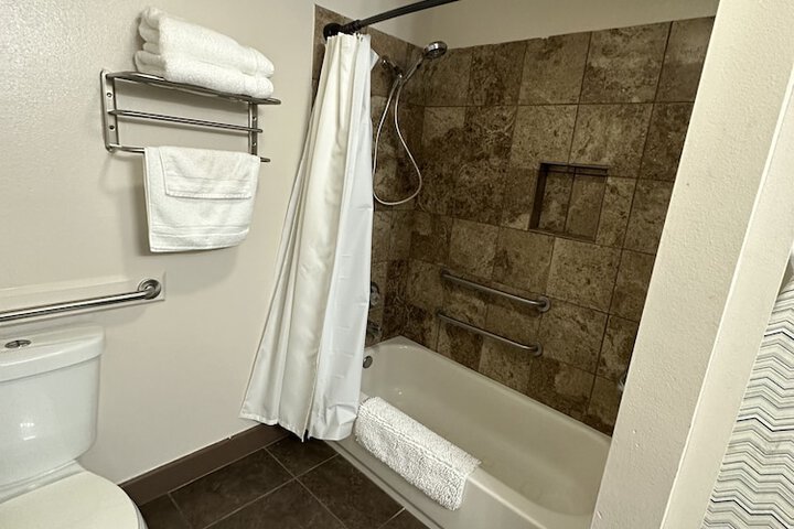 Room 21 of 32