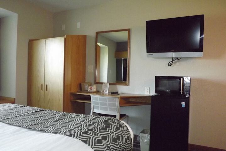 Room 17 of 44