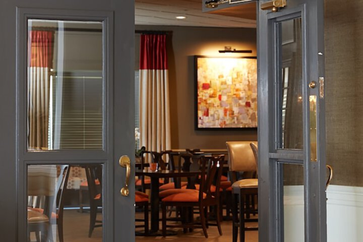 Ethan Allen Hotel
