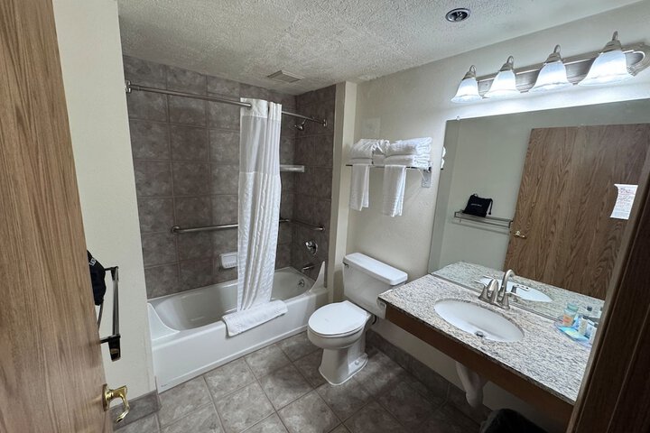 Promenade Inn & Suites Oceanfront
