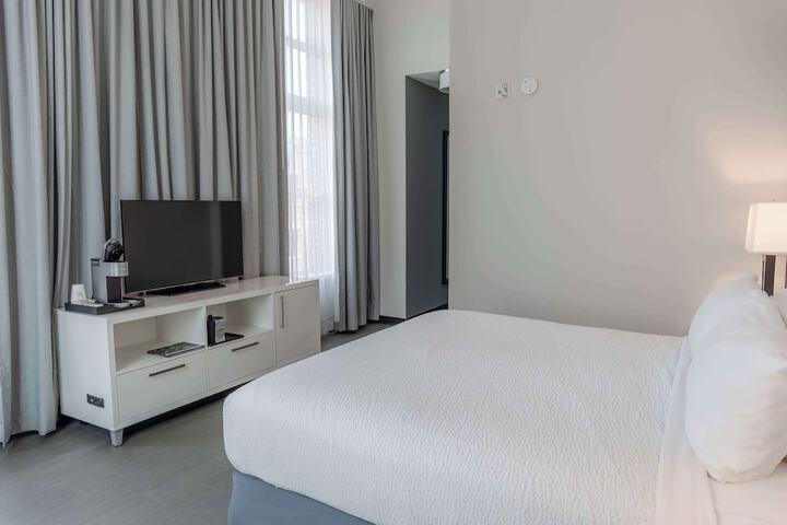 TRYP by Wyndham Savannah Downtown / Historic District
