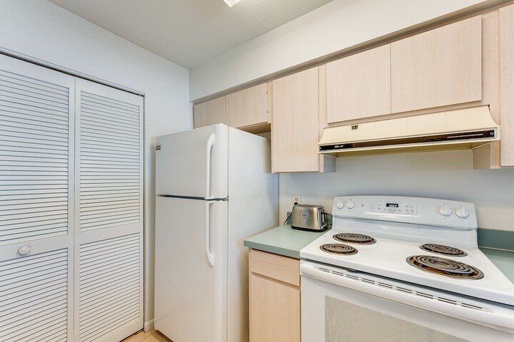 Pet-friendly Englewood Getaway Near Ocean!
