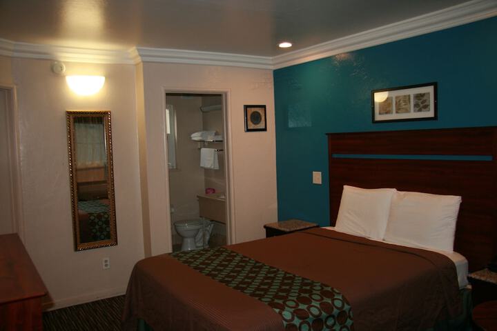 Room 30 of 49