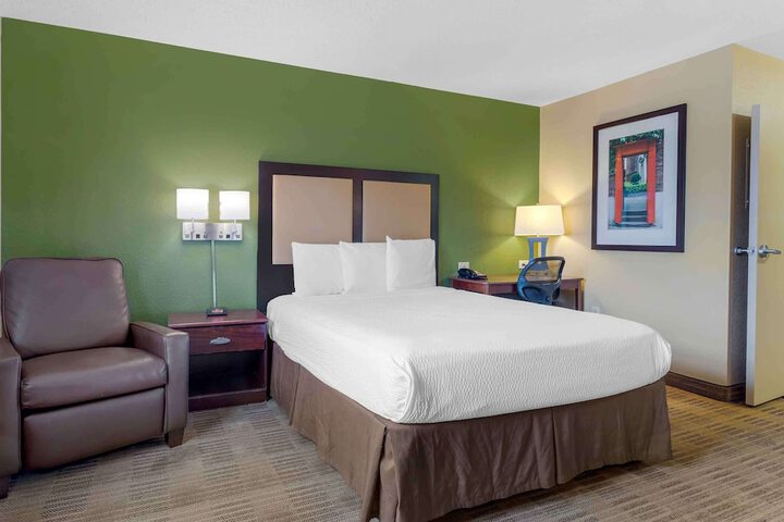 Room 20 of 28