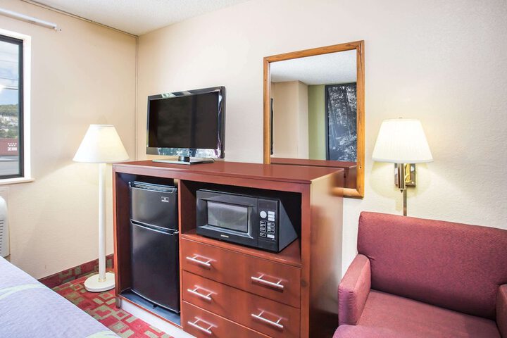 Room 13 of 15