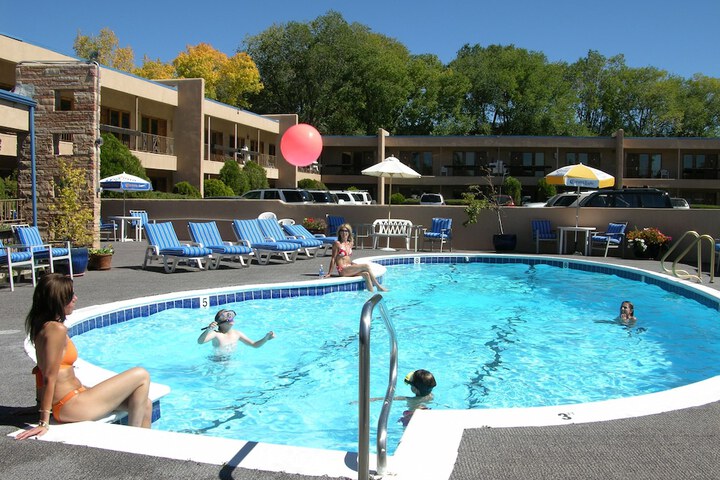 El Sendero Inn an Ascend Collection Hotel