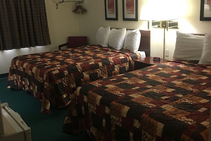Room 12 of 24