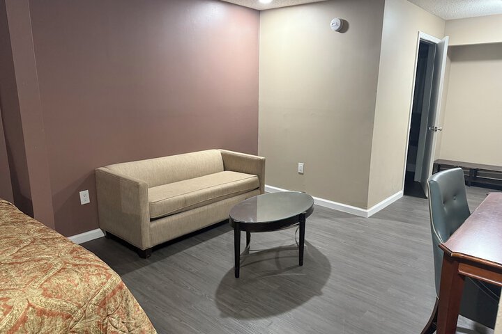 Room 5 of 18