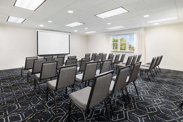 Homewood Suites by Hilton Manchester / Airport