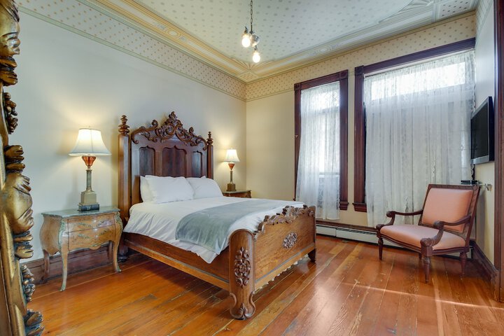 Room 30 of 47