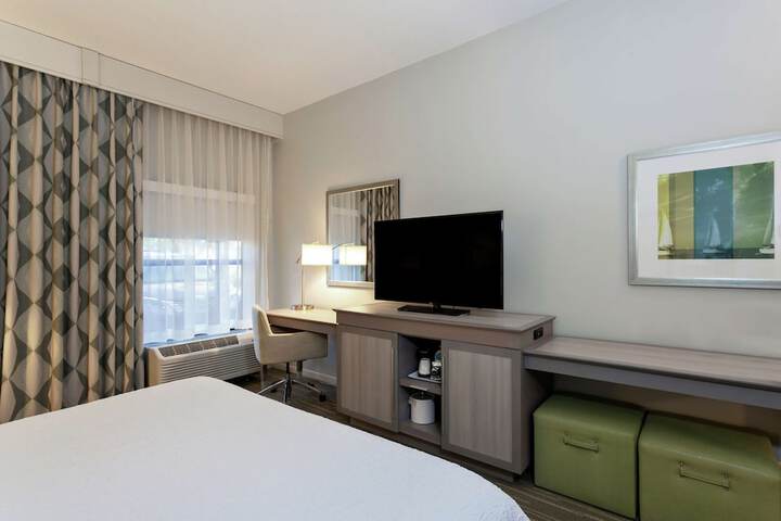 Room 13 of 31