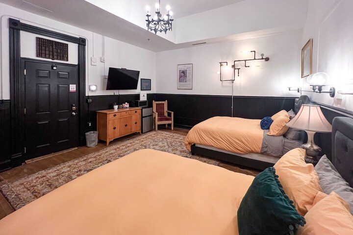 Room 52 of 120