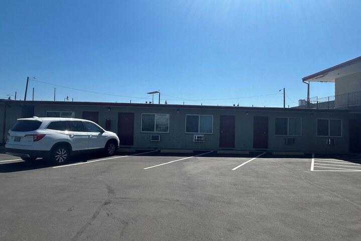 Oregon Trail Motel