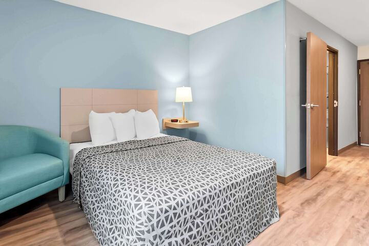 Woodspring Suites Pensacola West
