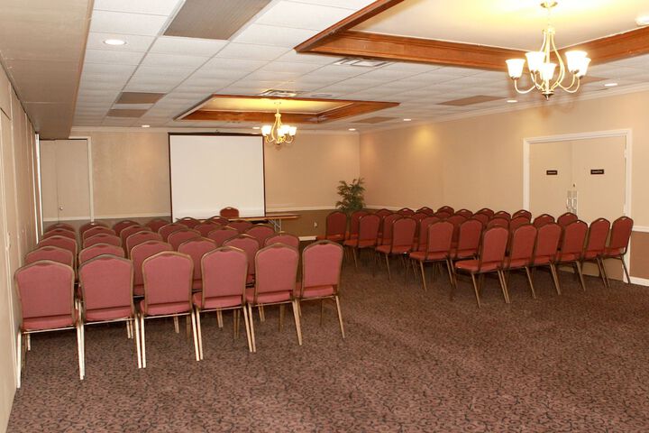 Ballroom/Hall 39 of 46