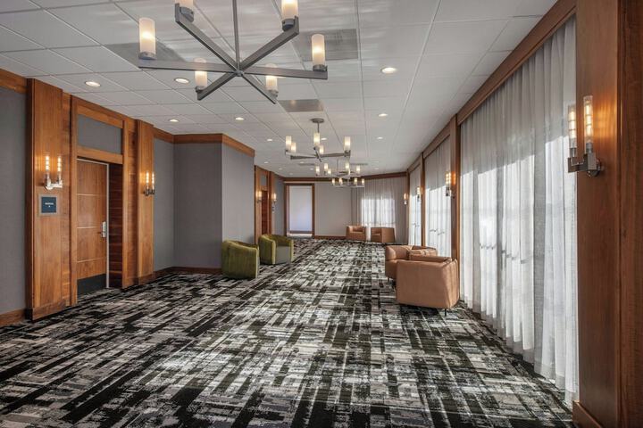 Four Points by Sheraton Los Angeles Westside