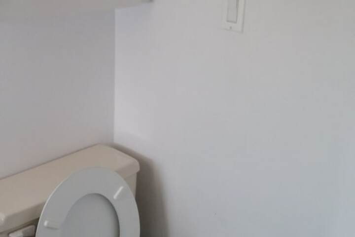 Room 19 of 34