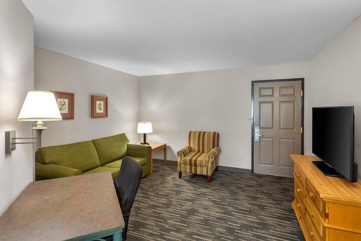 Country Inn & Suites by Radisson Beckley, WV