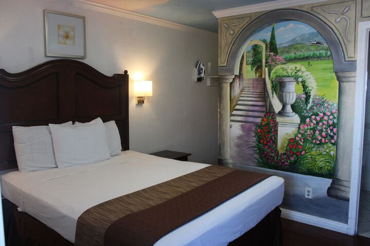 Room 26 of 69