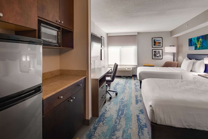 Room 10 of 25