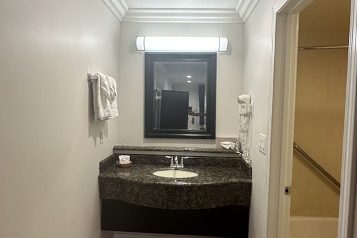 Garden Inn & Suites