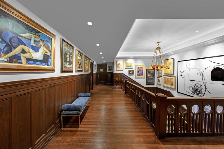 Ballroom/Hall 109 of 123