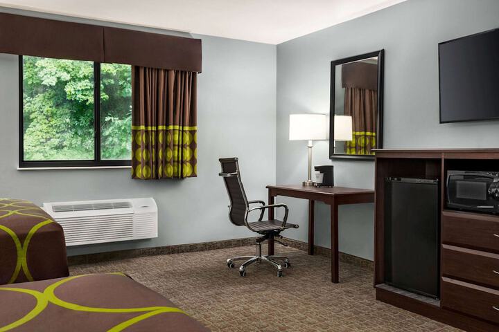 Room 17 of 49