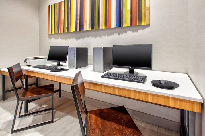 Business Center 41 of 41