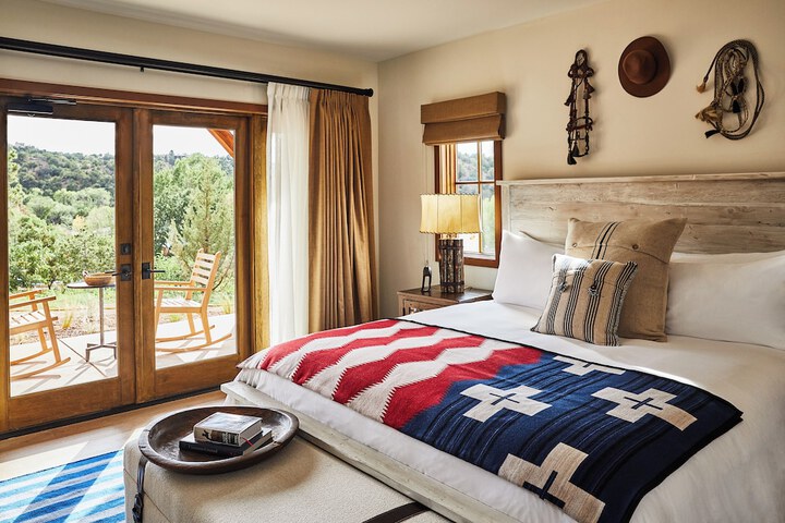 Bishops Lodge Auberge Collection