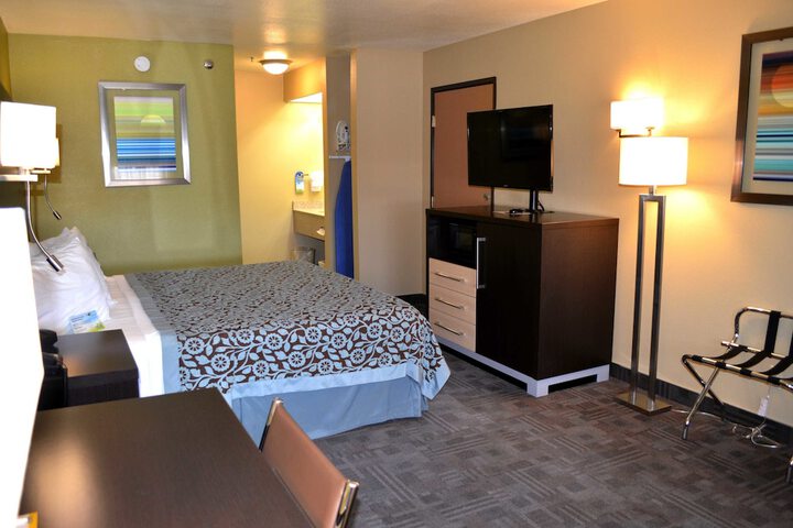 Room 36 of 61