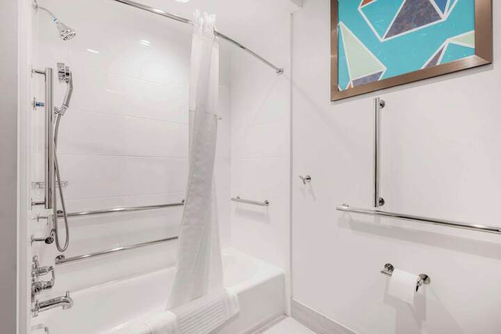 Comfort Suites Richmond East