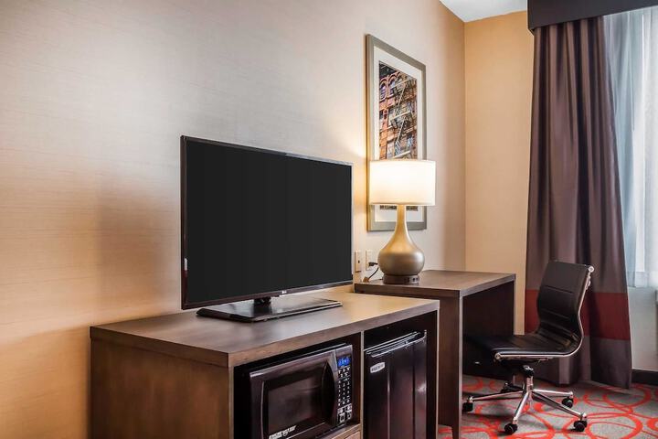 Comfort Inn & Suites near Stadium