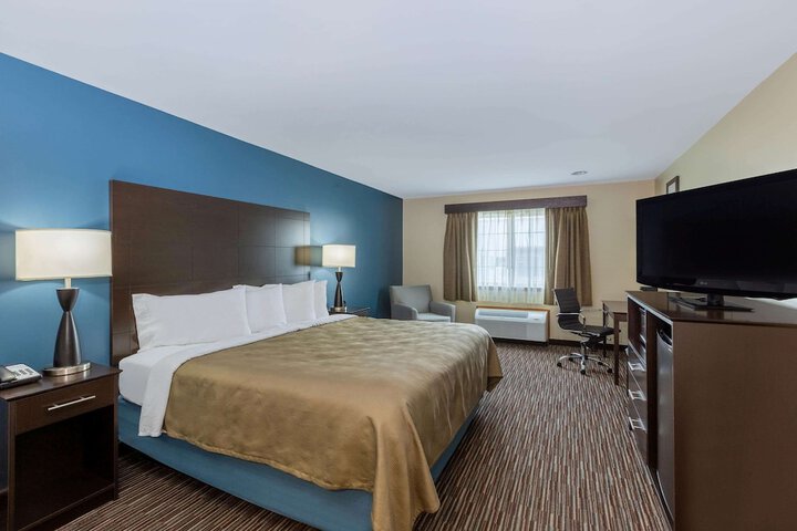 AmericInn by Wyndham Jefferson
