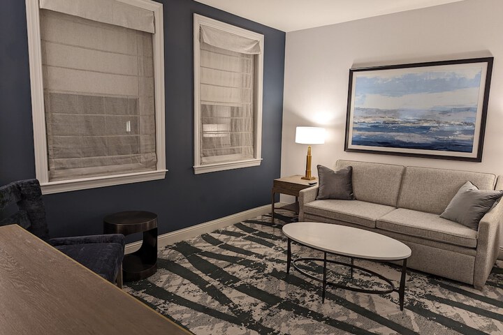 The Yorktowne Hotel Tapestry Collection by Hilton