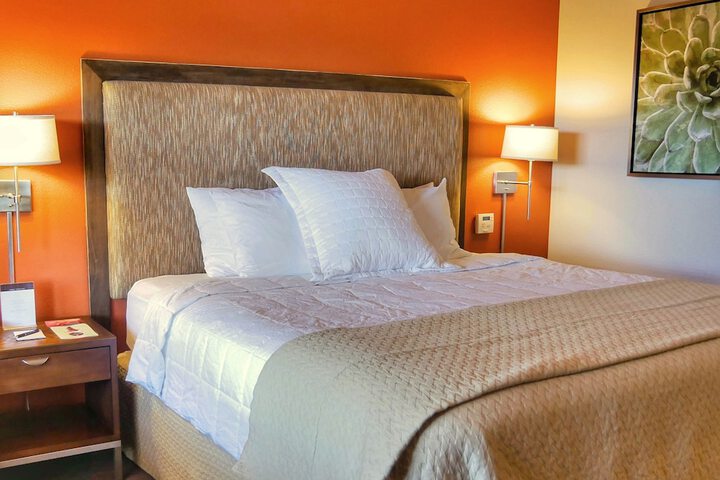 Room 16 of 106