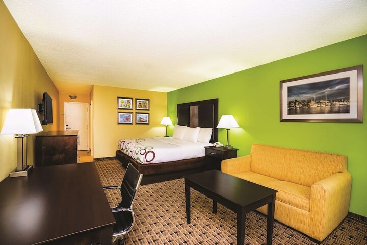 Room 19 of 33