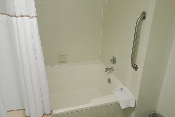 Blackstone Lodge & Suites
