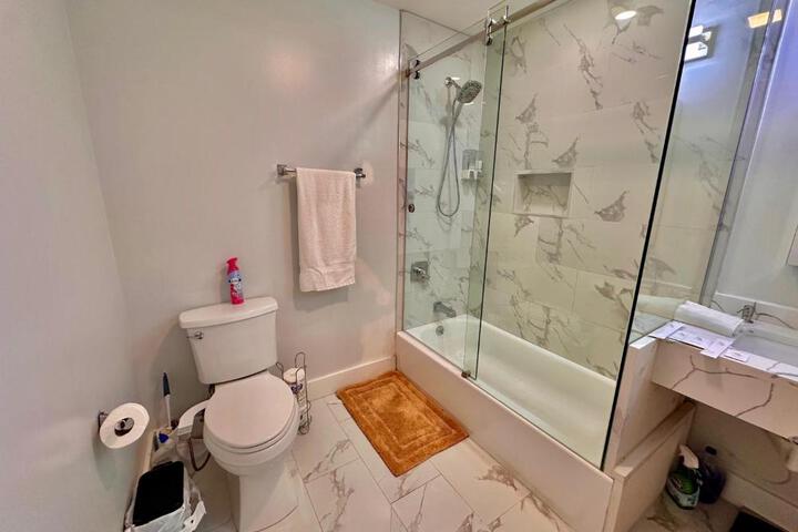 The Classy Suite - 2BR with Free Parking