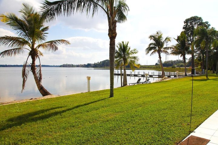 Lake Grassy Inn & Suites