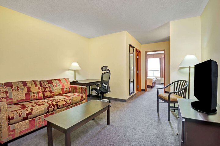 Room 15 of 38